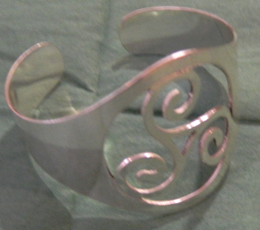 Celtic Triple Spiral Bangle (KVB01)